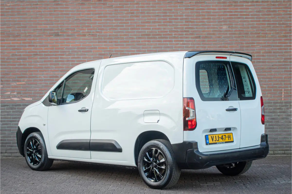 1.5 BlueHDI Premium, 100.000km NAP, 1e eigenaar, PDC, Carplay, Airco, Cruise Control.