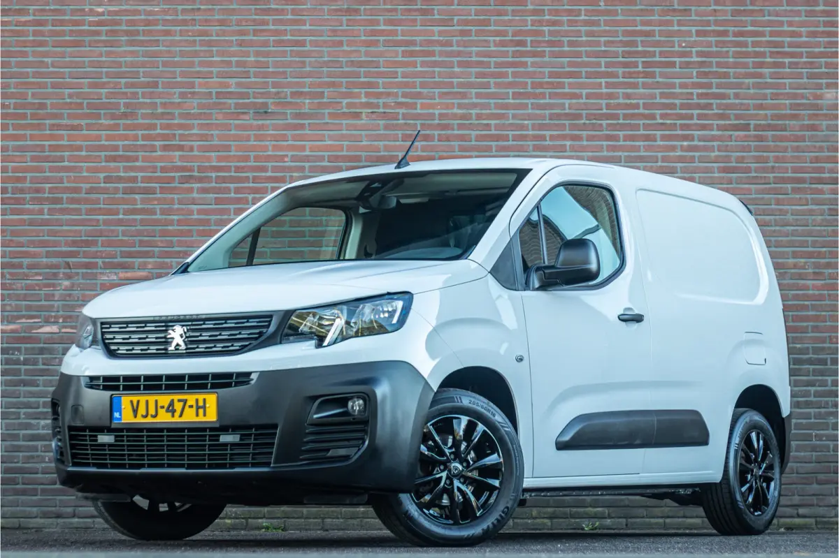 1.5 BlueHDI Premium, 100.000km NAP, 1e eigenaar, PDC, Carplay, Airco, Cruise Control.