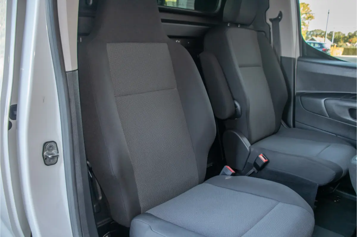1.5 BlueHDI Premium, 100.000km NAP, 1e eigenaar, PDC, Carplay, Airco, Cruise Control.