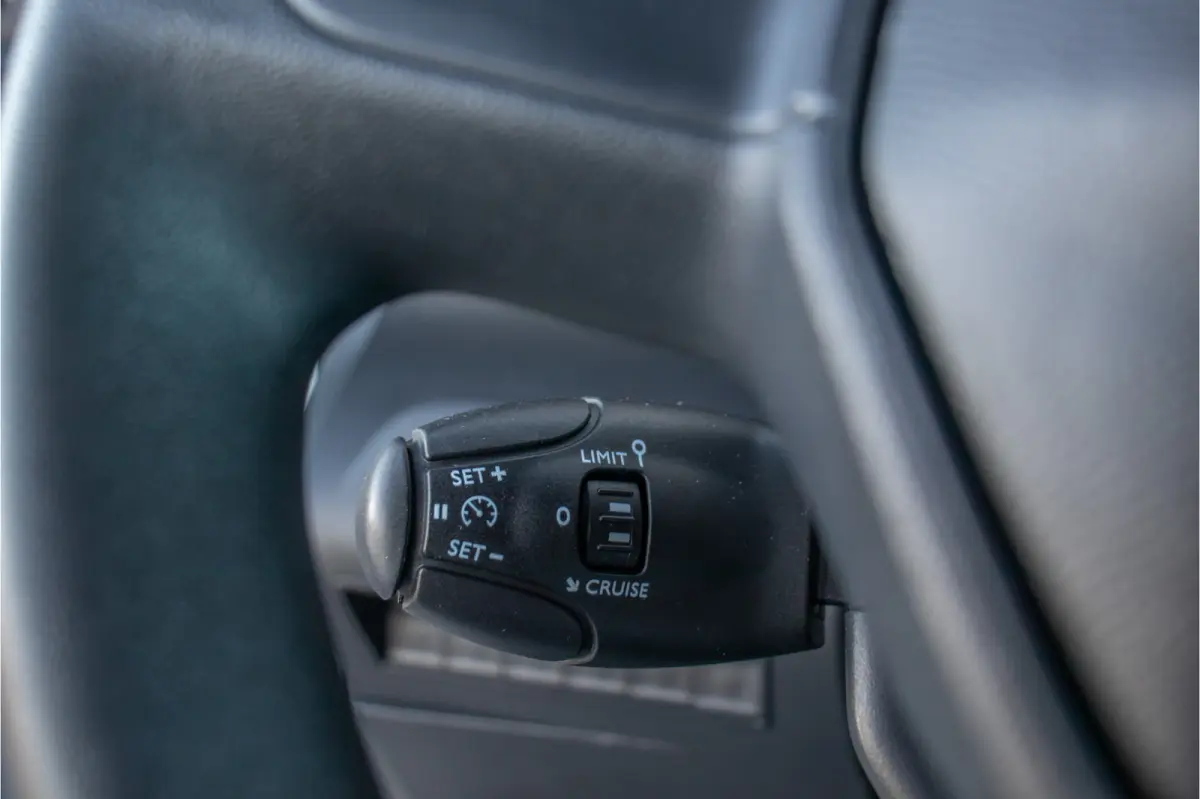 1.5 BlueHDI Premium, 100.000km NAP, 1e eigenaar, PDC, Carplay, Airco, Cruise Control.