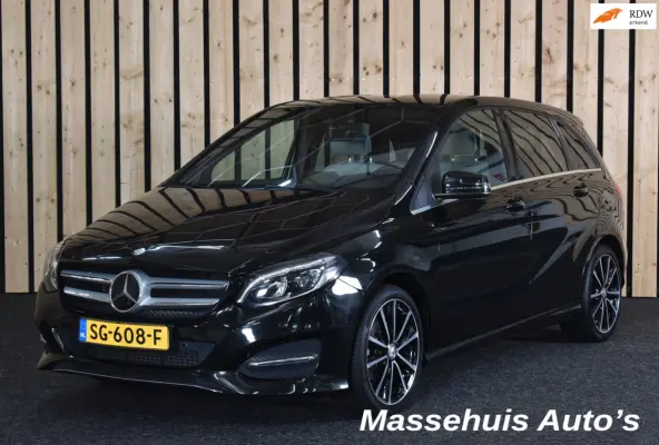 200 Prestige 78dkm Trekhaak LED Leer Cruise Navi Clima PDC Stoelverw. 18"LM + Nwe APK