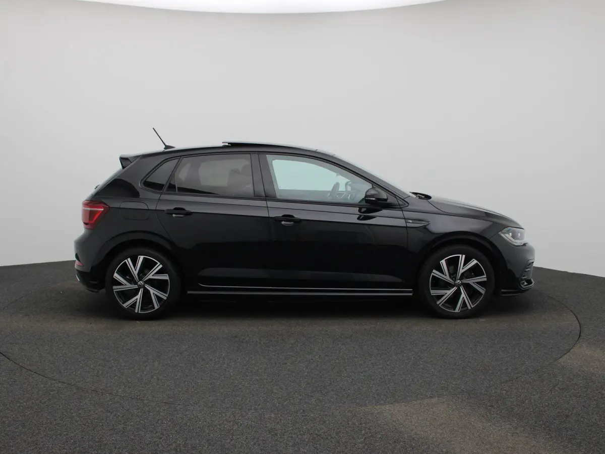 1.0 TSI R-Line 110 PK | R-Line | Automaat | Navigatie | Digital Cockpit Pro | Panoramadak | Camera | Stoelverwarming | Adaptive Cruise Control | Climate Control | Apple Carplay | Android Aut