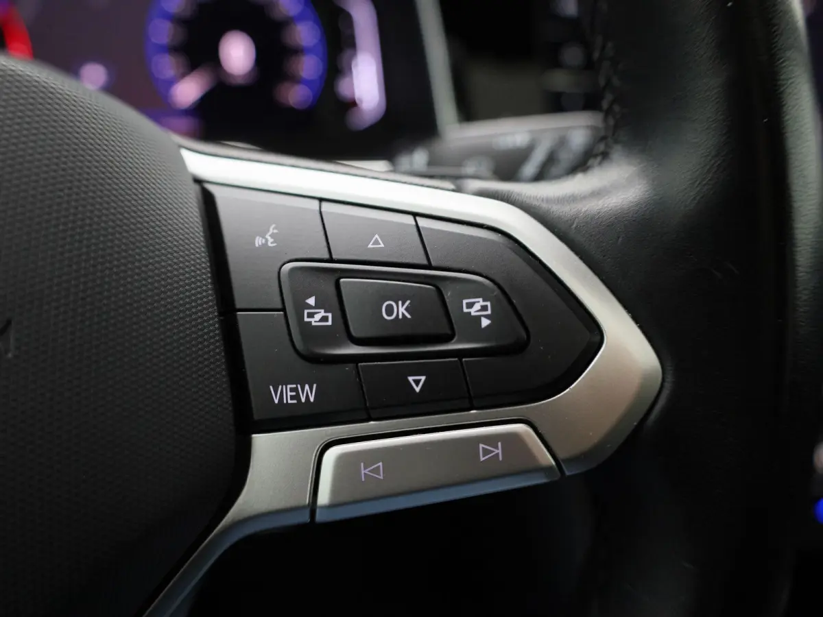 1.0 TSI R-Line 110 PK | R-Line | Automaat | Navigatie | Digital Cockpit Pro | Panoramadak | Camera | Stoelverwarming | Adaptive Cruise Control | Climate Control | Apple Carplay | Android Aut