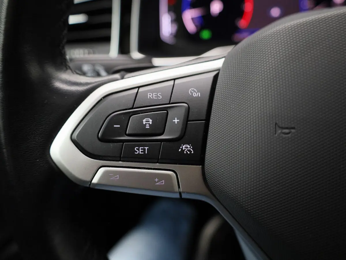 1.0 TSI R-Line 110 PK | R-Line | Automaat | Navigatie | Digital Cockpit Pro | Panoramadak | Camera | Stoelverwarming | Adaptive Cruise Control | Climate Control | Apple Carplay | Android Aut
