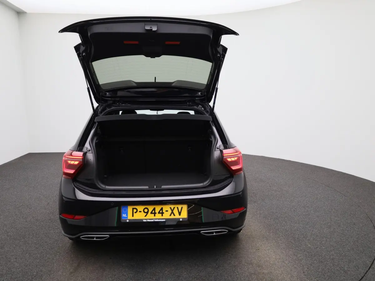 1.0 TSI R-Line 110 PK | R-Line | Automaat | Navigatie | Digital Cockpit Pro | Panoramadak | Camera | Stoelverwarming | Adaptive Cruise Control | Climate Control | Apple Carplay | Android Aut