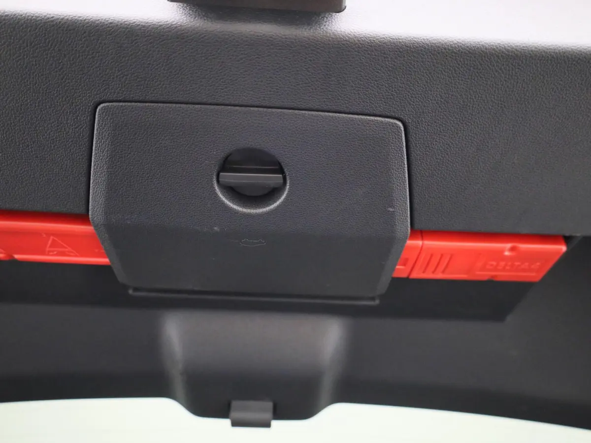 1.0 TSI R-Line 110 PK | R-Line | Automaat | Navigatie | Digital Cockpit Pro | Panoramadak | Camera | Stoelverwarming | Adaptive Cruise Control | Climate Control | Apple Carplay | Android Aut