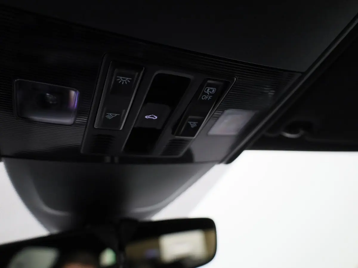 1.0 TSI R-Line 110 PK | R-Line | Automaat | Navigatie | Digital Cockpit Pro | Panoramadak | Camera | Stoelverwarming | Adaptive Cruise Control | Climate Control | Apple Carplay | Android Aut