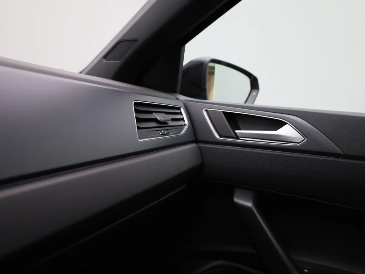 1.0 TSI R-Line 110 PK | R-Line | Automaat | Navigatie | Digital Cockpit Pro | Panoramadak | Camera | Stoelverwarming | Adaptive Cruise Control | Climate Control | Apple Carplay | Android Aut