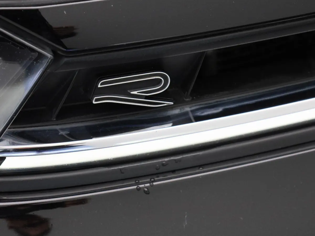 1.0 TSI R-Line 110 PK | R-Line | Automaat | Navigatie | Digital Cockpit Pro | Panoramadak | Camera | Stoelverwarming | Adaptive Cruise Control | Climate Control | Apple Carplay | Android Aut
