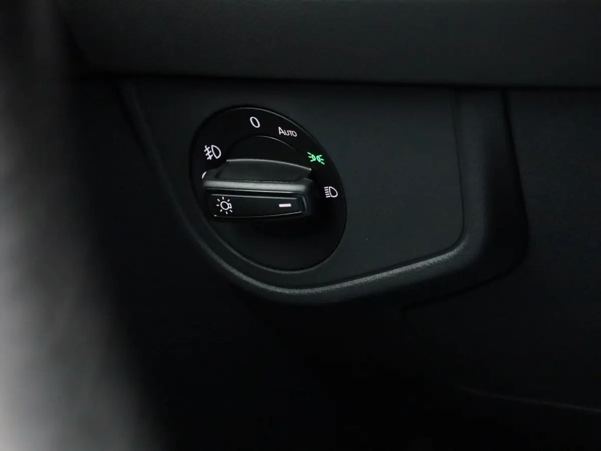 1.0 TSI R-Line 110 PK | R-Line | Automaat | Navigatie | Digital Cockpit Pro | Panoramadak | Camera | Stoelverwarming | Adaptive Cruise Control | Climate Control | Apple Carplay | Android Aut