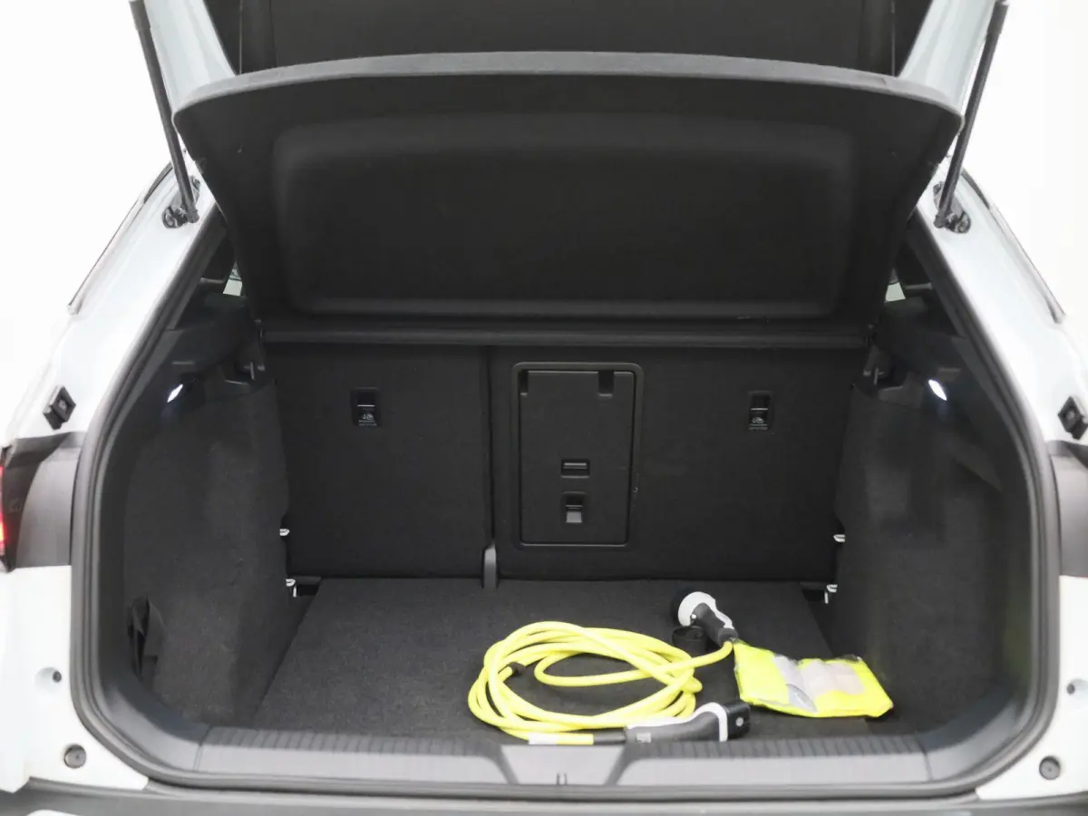 Pro 77 kWh 204 PK | SoH 99% | Automaat | Navigatie | Warmtepomp | Achteruitrijcamera | Stoelverwarming | Stuurverwarming | Keyless Access | Adaptive Cruise Control | Apple Carplay | Android 