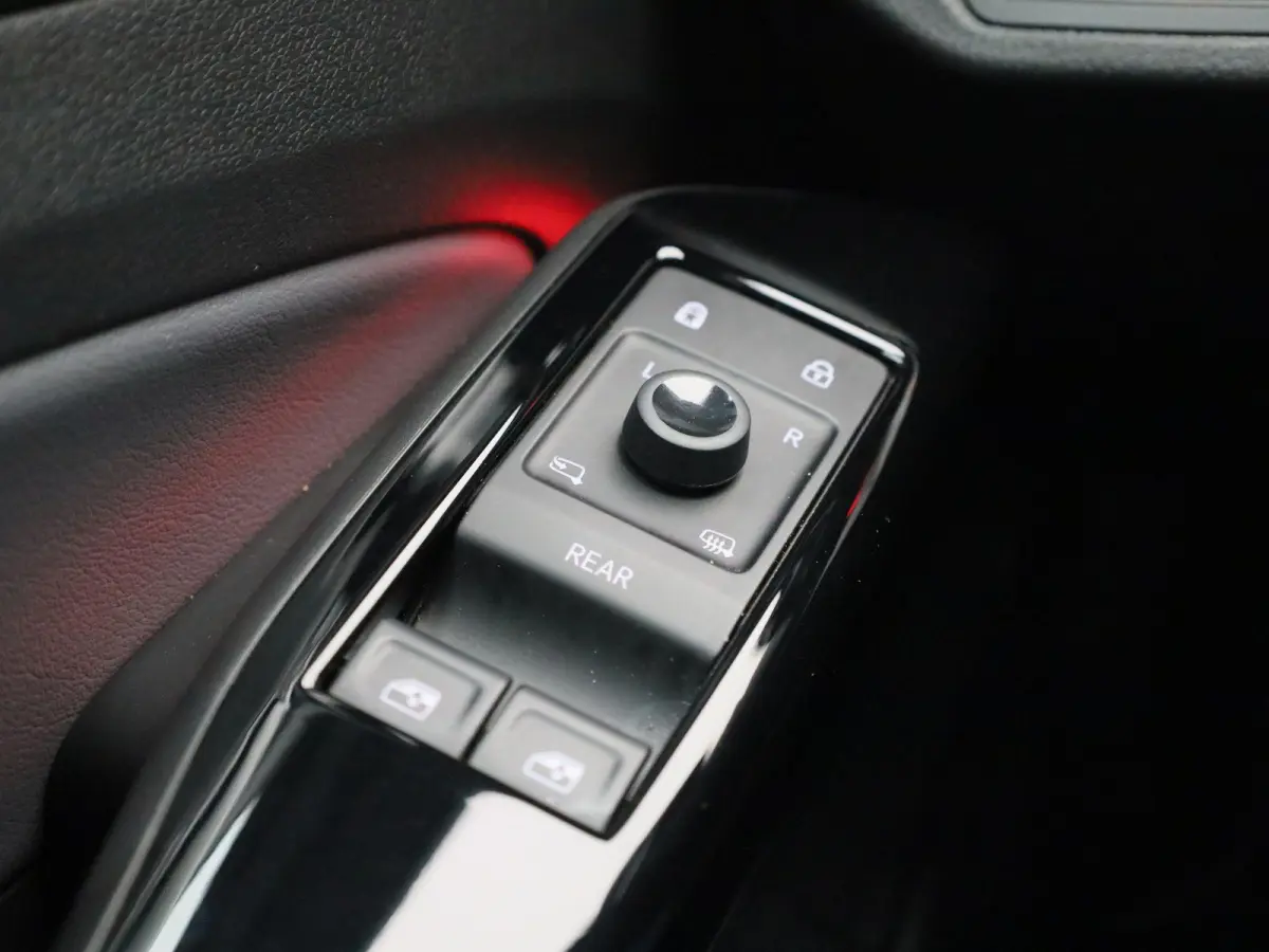 Pro 77 kWh 204 PK | SoH 99% | Automaat | Navigatie | Warmtepomp | Achteruitrijcamera | Stoelverwarming | Stuurverwarming | Keyless Access | Adaptive Cruise Control | Apple Carplay | Android 