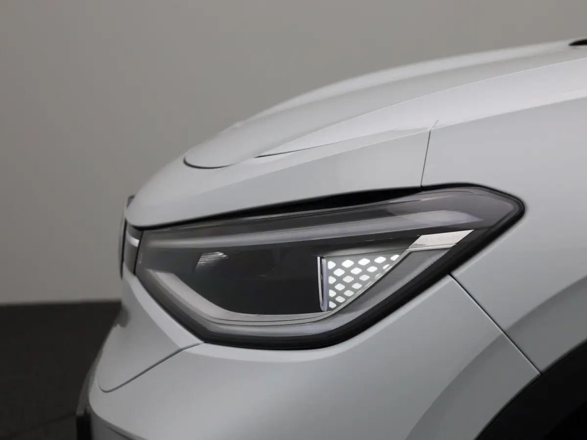 Pro 77 kWh 204 PK | SoH 99% | Automaat | Navigatie | Warmtepomp | Achteruitrijcamera | Stoelverwarming | Stuurverwarming | Keyless Access | Adaptive Cruise Control | Apple Carplay | Android 