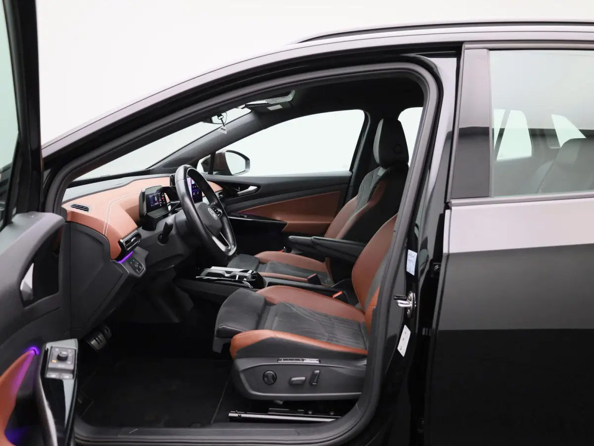 Pro 77 kWh 204 PK | Automaat | Navigatie | Parkeersensoren | Stoelverwarming | Stuurverwarming | Elektrisch verstelbare voorstoelen| Adaptive Cruise Control | Apple Carplay | Android Auto |