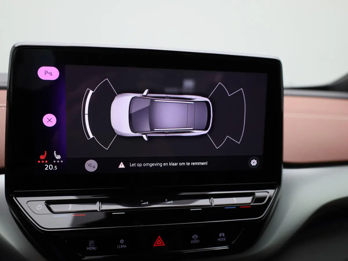 Pro 77 kWh 204 PK | Automaat | Navigatie | Parkeersensoren | Stoelverwarming | Stuurverwarming | Elektrisch verstelbare voorstoelen| Adaptive Cruise Control | Apple Carplay | Android Auto |