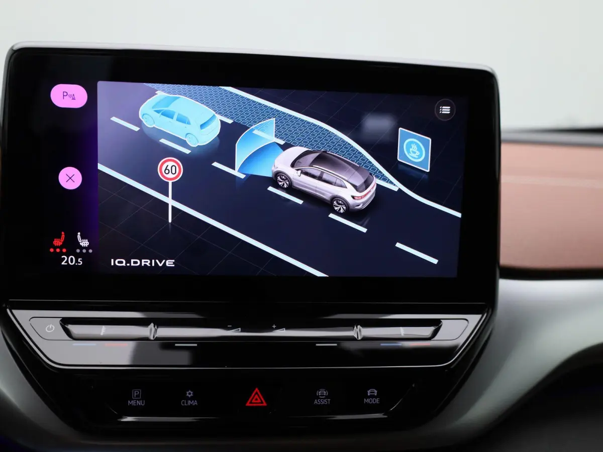 Pro 77 kWh 204 PK | Automaat | Navigatie | Parkeersensoren | Stoelverwarming | Stuurverwarming | Elektrisch verstelbare voorstoelen| Adaptive Cruise Control | Apple Carplay | Android Auto |
