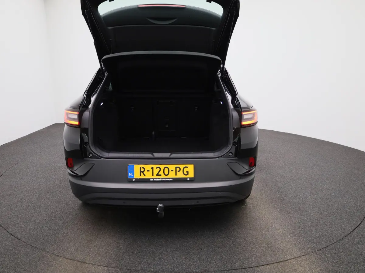 Pro 77 kWh 204 PK | Automaat | Navigatie | Parkeersensoren | Stoelverwarming | Stuurverwarming | Elektrisch verstelbare voorstoelen| Adaptive Cruise Control | Apple Carplay | Android Auto |