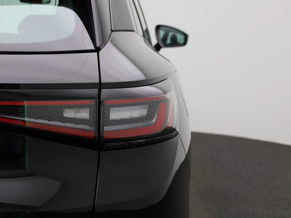 Pro 77 kWh 204 PK | Automaat | Navigatie | Parkeersensoren | Stoelverwarming | Stuurverwarming | Elektrisch verstelbare voorstoelen| Adaptive Cruise Control | Apple Carplay | Android Auto |