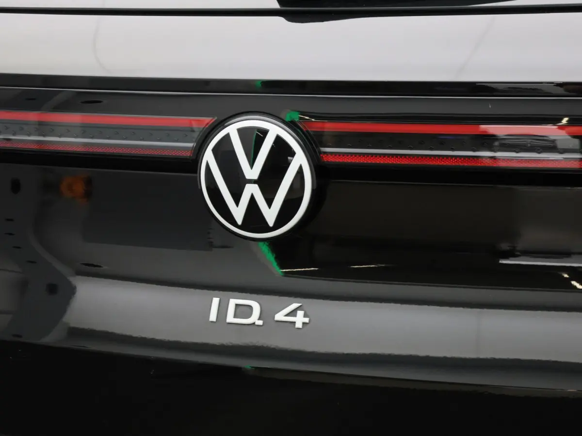 Pro 77 kWh 204 PK | Automaat | Navigatie | Parkeersensoren | Stoelverwarming | Stuurverwarming | Elektrisch verstelbare voorstoelen| Adaptive Cruise Control | Apple Carplay | Android Auto |
