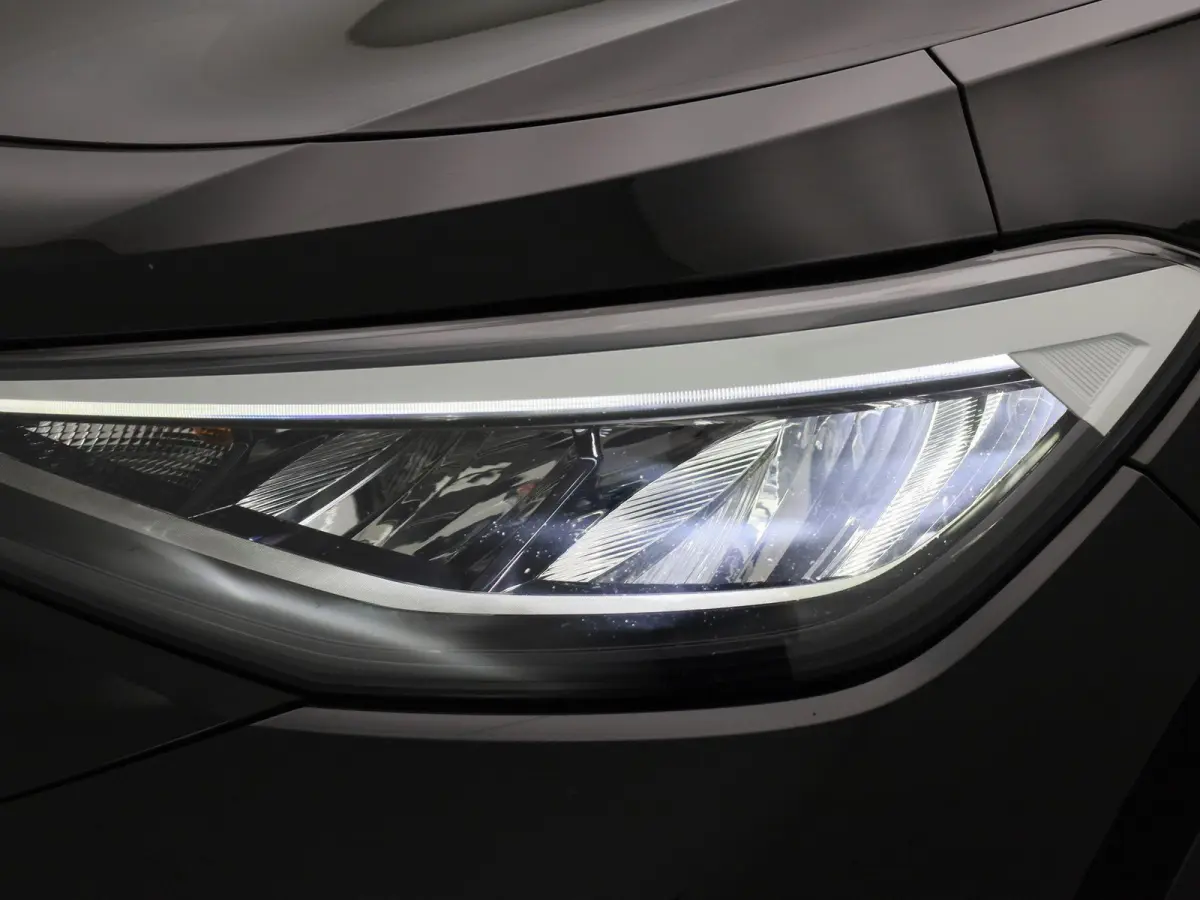 Pro 77 kWh 204 PK | Automaat | Navigatie | Parkeersensoren | Stoelverwarming | Stuurverwarming | Elektrisch verstelbare voorstoelen| Adaptive Cruise Control | Apple Carplay | Android Auto |