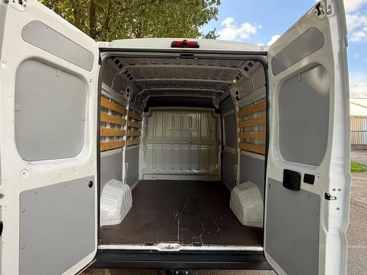 bestel 2.2 BlueHDi 120 L2H2 3.0t|Rijklaar!|Camera|Trekhaak|Carplay|AndroidAuto|Cruise|Airco|3-Zits|EXCL.BTW