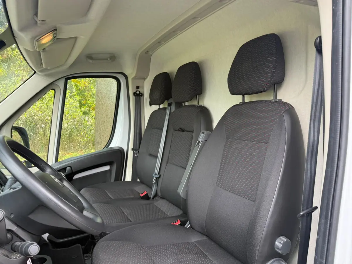 bestel 2.2 BlueHDi 120 L2H2 3.0t|Rijklaar!|Camera|Trekhaak|Carplay|AndroidAuto|Cruise|Airco|3-Zits|EXCL.BTW