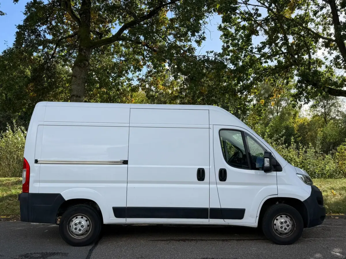 bestel 2.2 BlueHDi 120 L2H2 3.0t|Rijklaar!|Camera|Trekhaak|Carplay|AndroidAuto|Cruise|Airco|3-Zits|EXCL.BTW