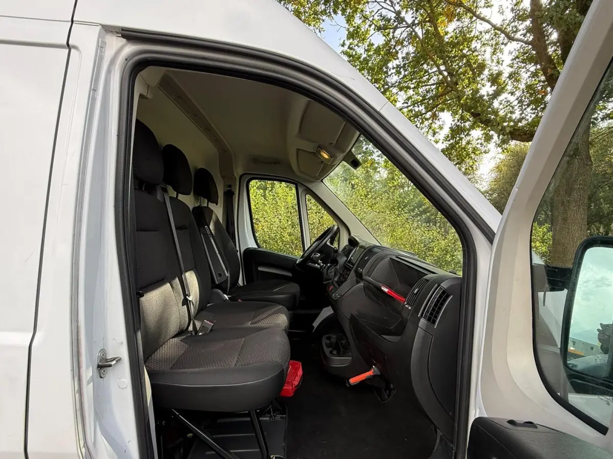 bestel 2.2 BlueHDi 120 L2H2 3.0t|Rijklaar!|Camera|Trekhaak|Carplay|AndroidAuto|Cruise|Airco|3-Zits|EXCL.BTW