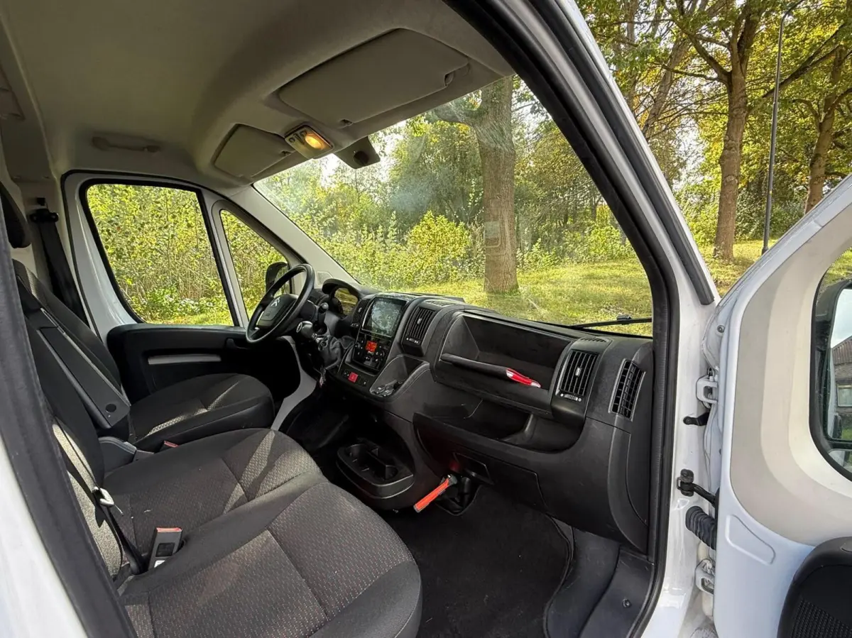 bestel 2.2 BlueHDi 120 L2H2 3.0t|Rijklaar!|Camera|Trekhaak|Carplay|AndroidAuto|Cruise|Airco|3-Zits|EXCL.BTW