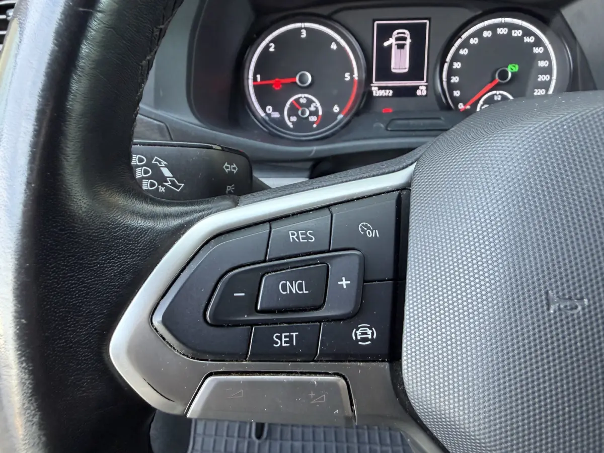 2.0 TDI L2H1 28 Apple Carplay