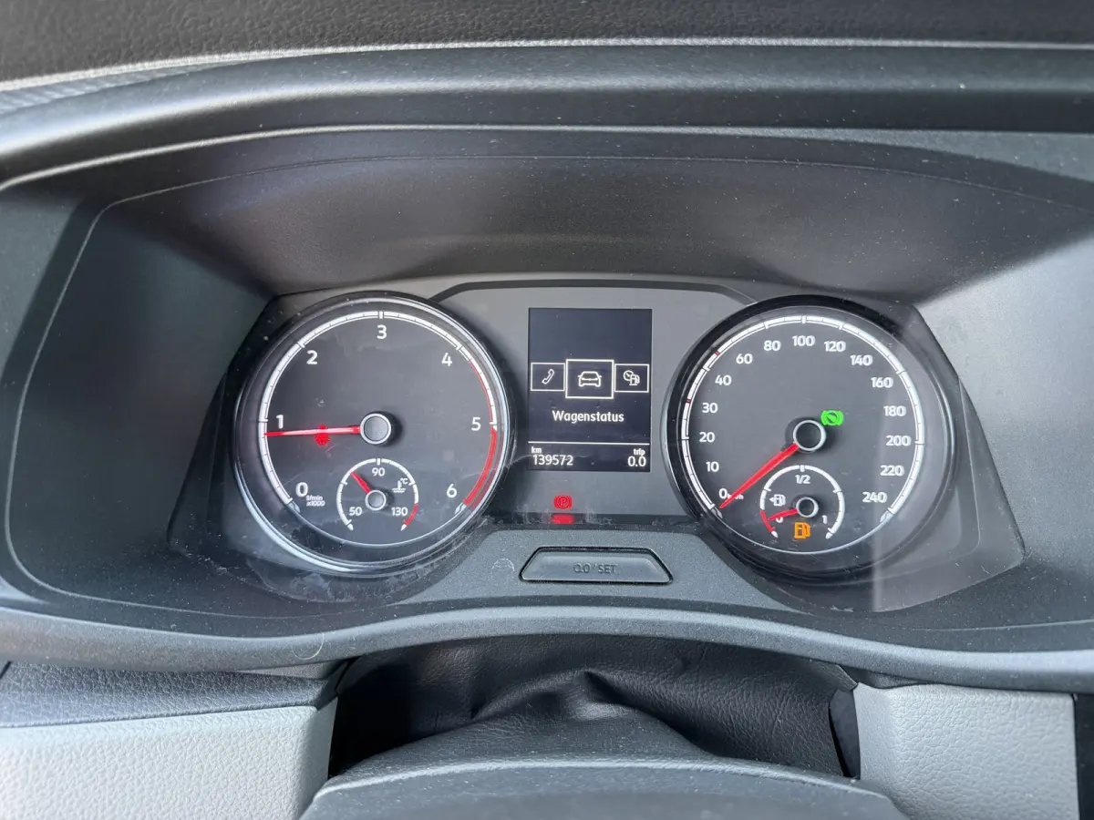 2.0 TDI L2H1 28 Apple Carplay