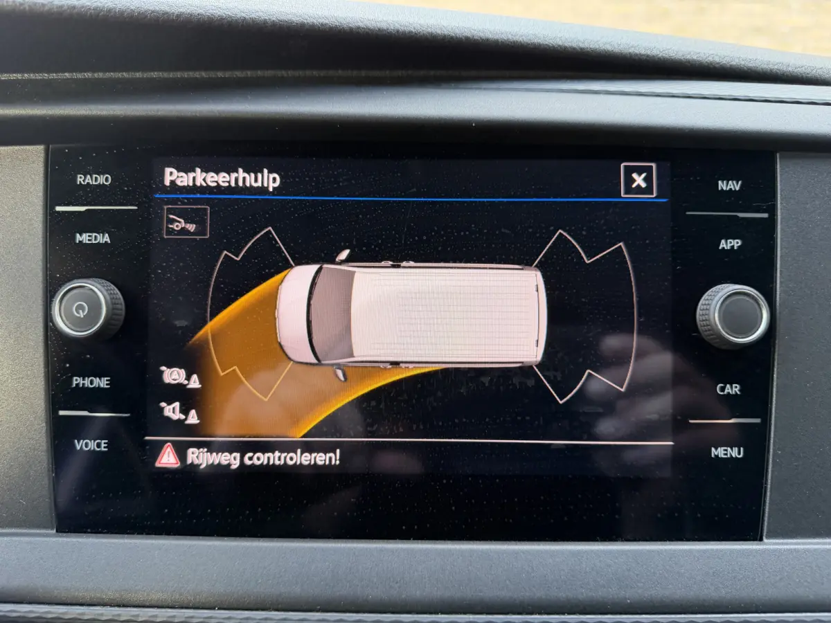 2.0 TDI L2H1 28 Apple Carplay