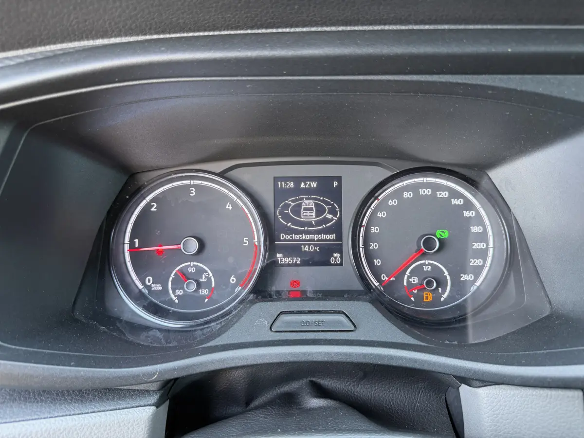2.0 TDI L2H1 28 Apple Carplay