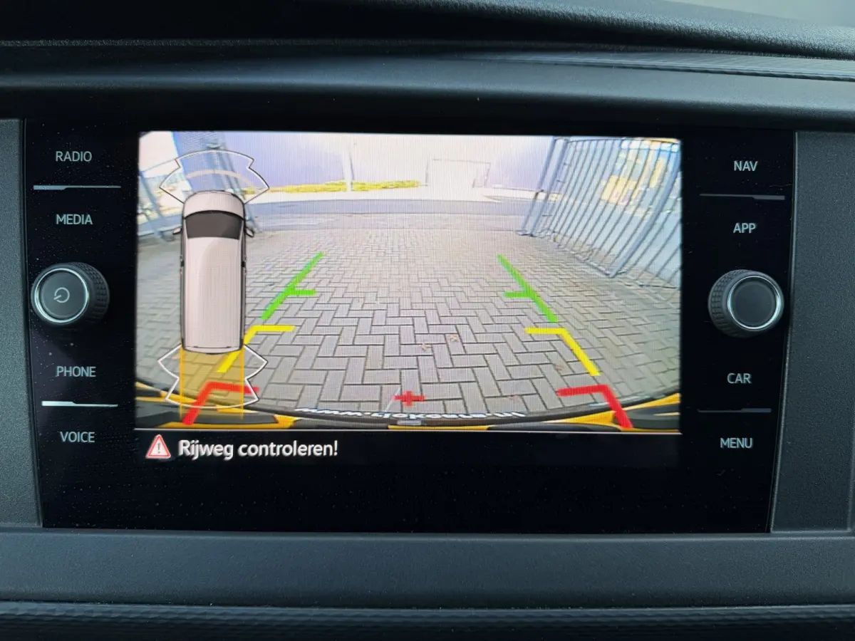 2.0 TDI L2H1 28 Apple Carplay