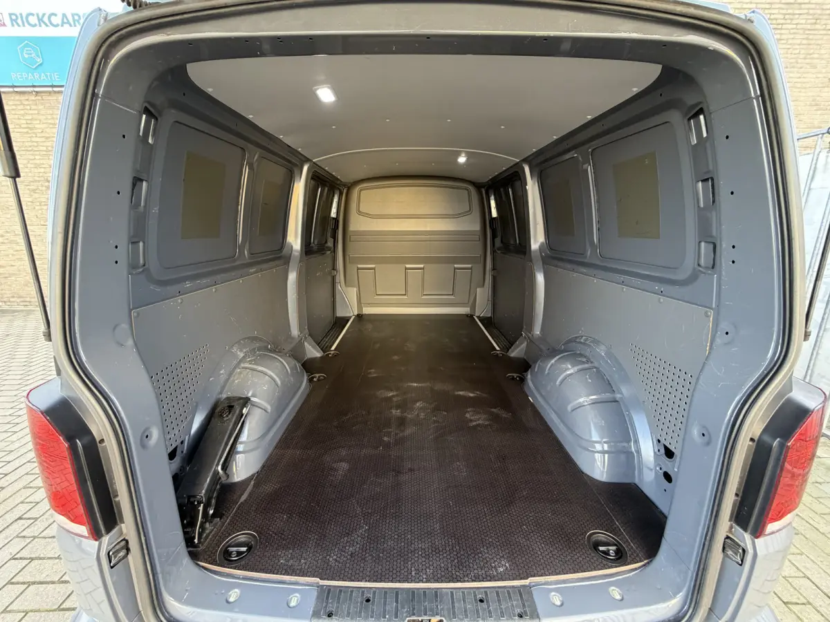 2.0 TDI L2H1 28 Apple Carplay