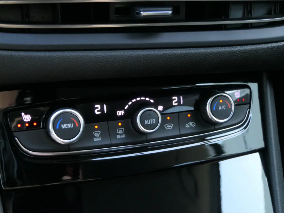 1.6 Turbo Plug-In Hybrid GS | Winter Pack | Black Pack