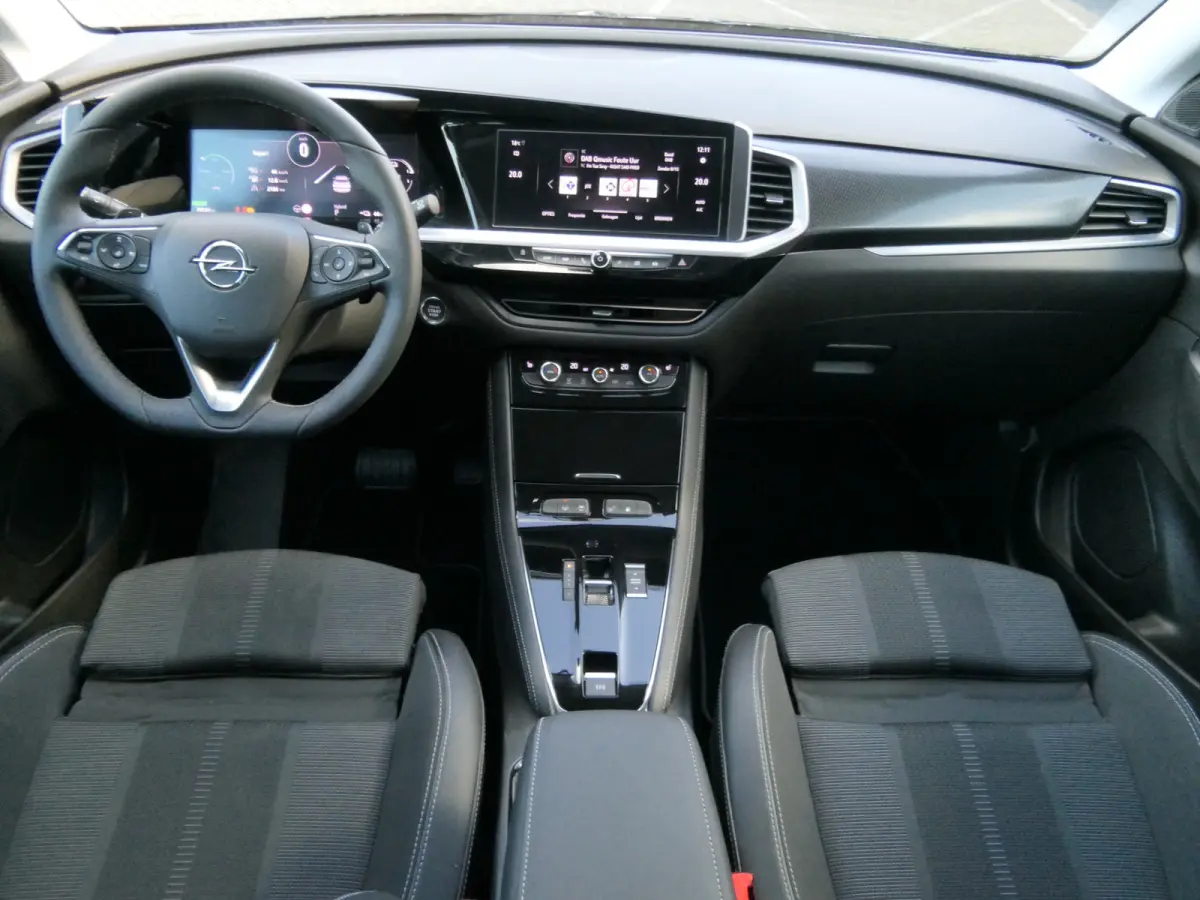 1.6 Turbo Plug-In Hybrid GS | Winter Pack | Black Pack