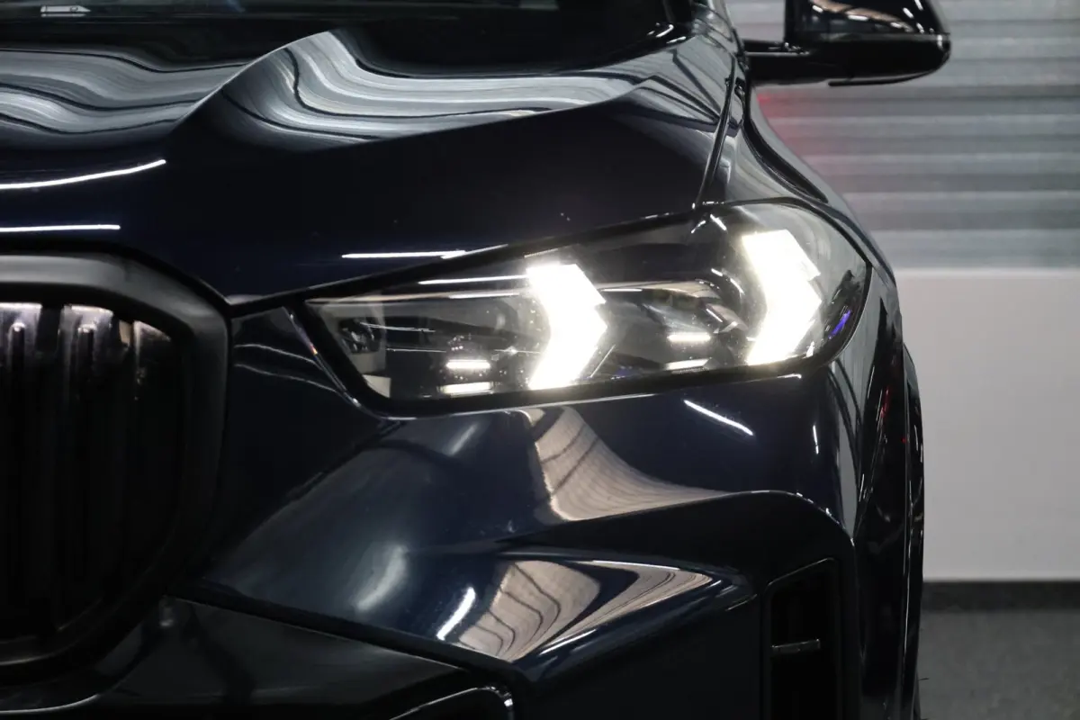 XDrive50e M-Sport BTW/LASER/VIRTUAL/SFEER/LUCHT/LEER+S.VERWARMING+MEMORY/22" LMV/360/ACC/ECC/12 MND GARANTIE!