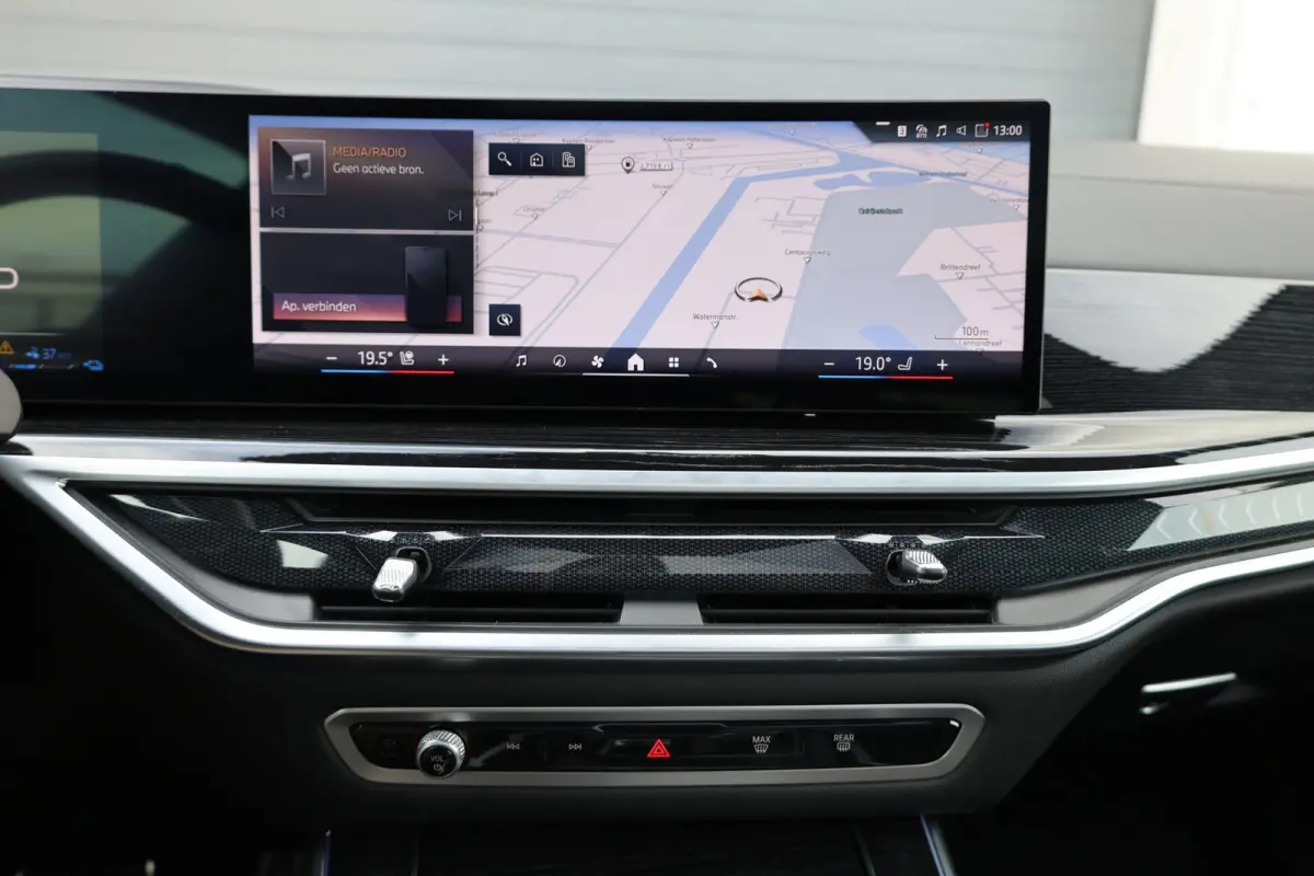 XDrive50e M-Sport BTW/LASER/VIRTUAL/SFEER/LUCHT/LEER+S.VERWARMING+MEMORY/22" LMV/360/ACC/ECC/12 MND GARANTIE!