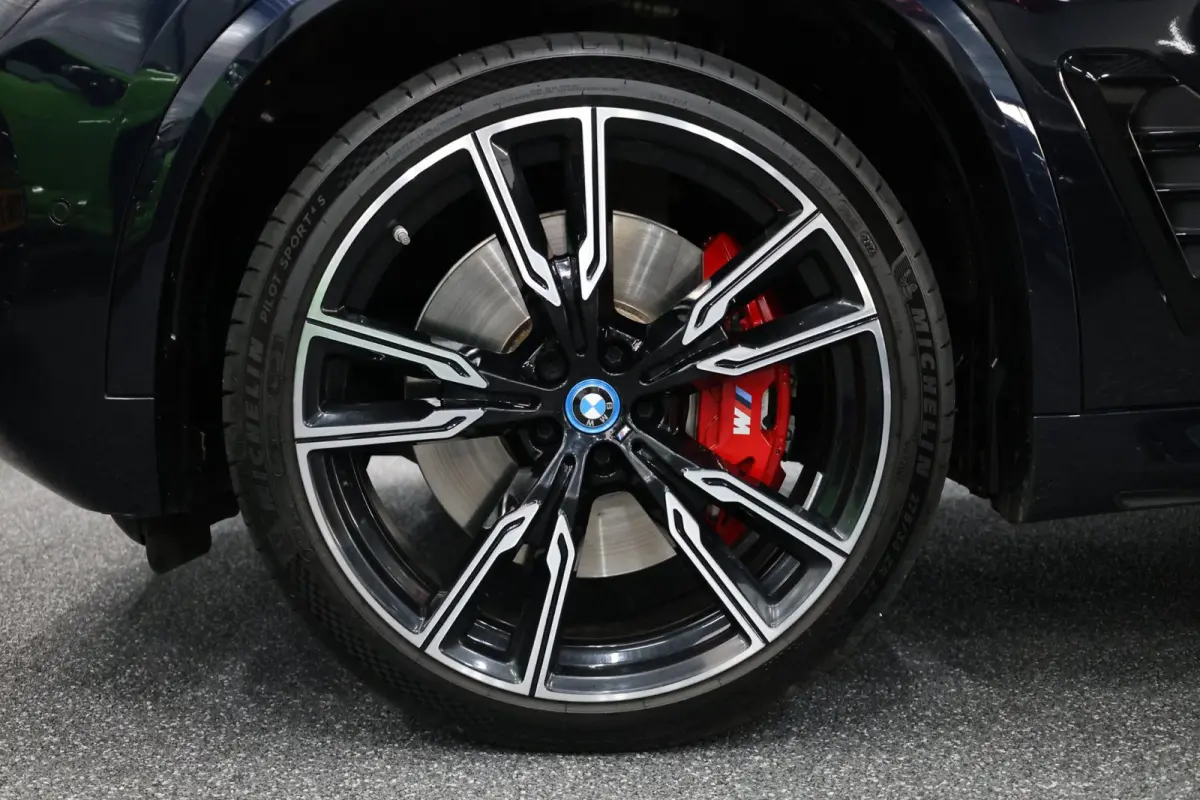 XDrive50e M-Sport BTW/LASER/VIRTUAL/SFEER/LUCHT/LEER+S.VERWARMING+MEMORY/22" LMV/360/ACC/ECC/12 MND GARANTIE!