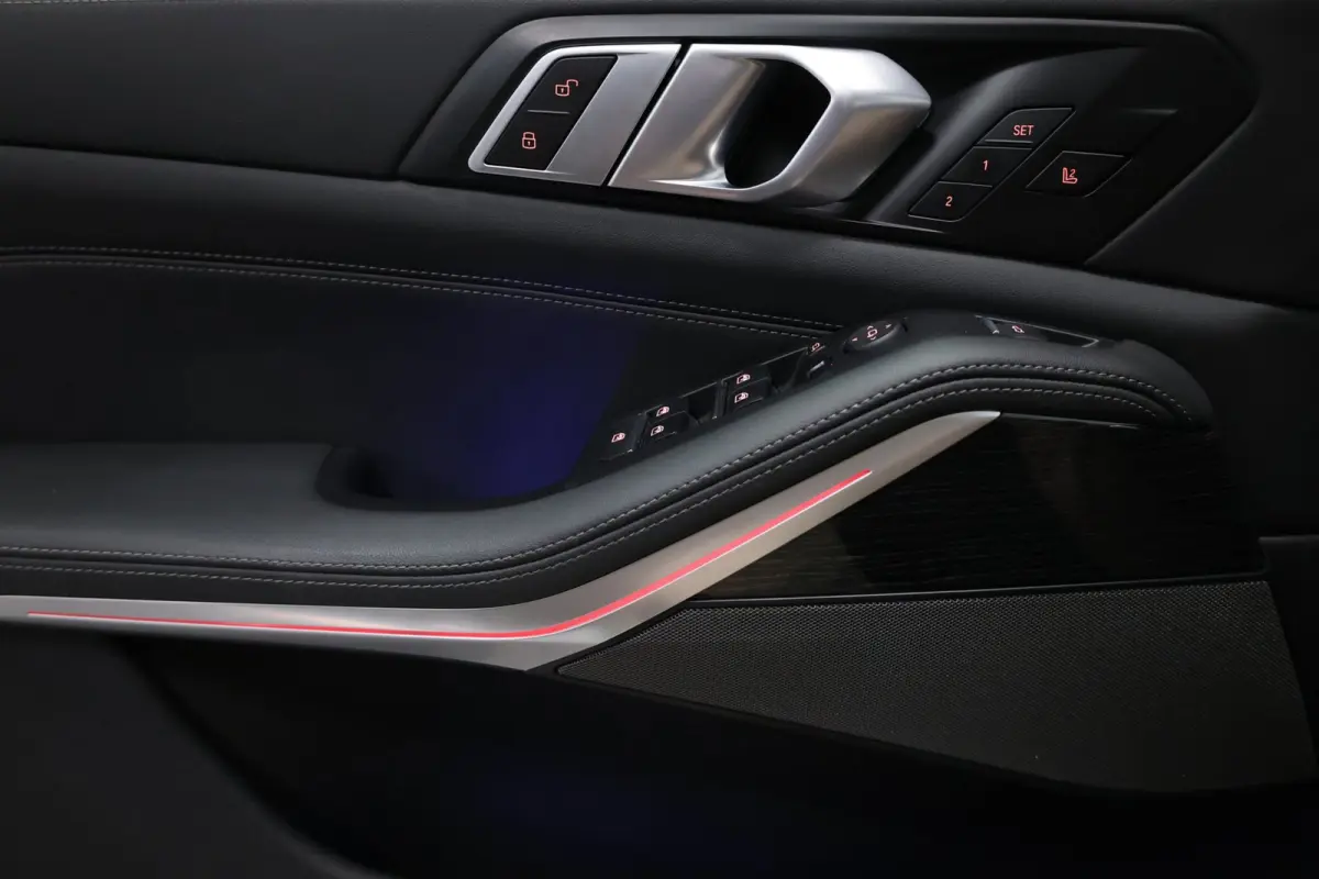 XDrive50e M-Sport BTW/LASER/VIRTUAL/SFEER/LUCHT/LEER+S.VERWARMING+MEMORY/22" LMV/360/ACC/ECC/12 MND GARANTIE!