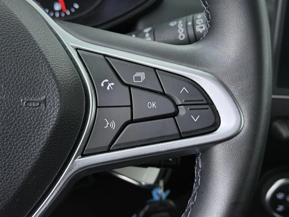 TCe 90 GPF Zen | Parkeersensoren | Navigatie |