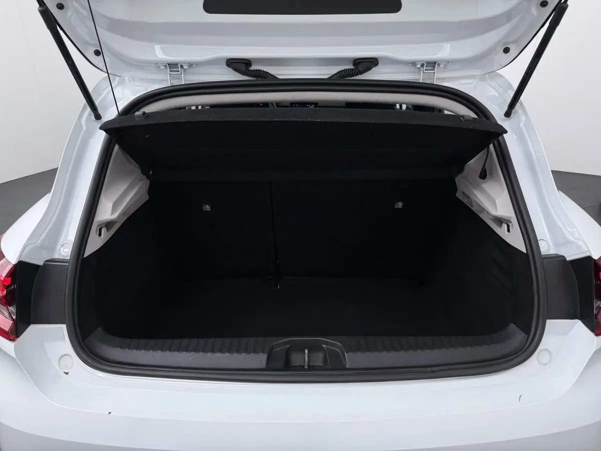 TCe 90 GPF Zen | Parkeersensoren | Navigatie |