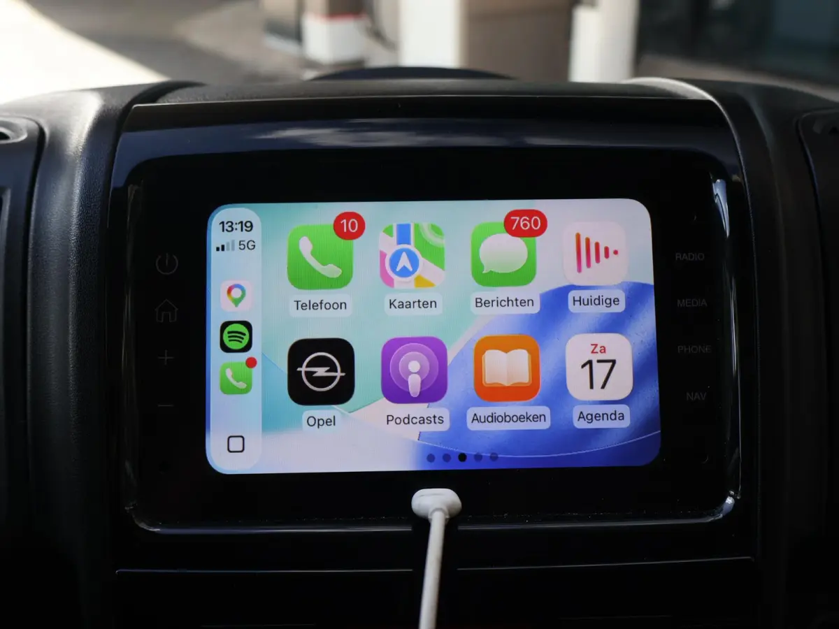 2.2D 140 PK BAKWAGEN MEUBELBAK LAADKLEP 1000 KG DHOLLANDIA + CAMERA | CARPLAY | CRUISE | CLIMATE