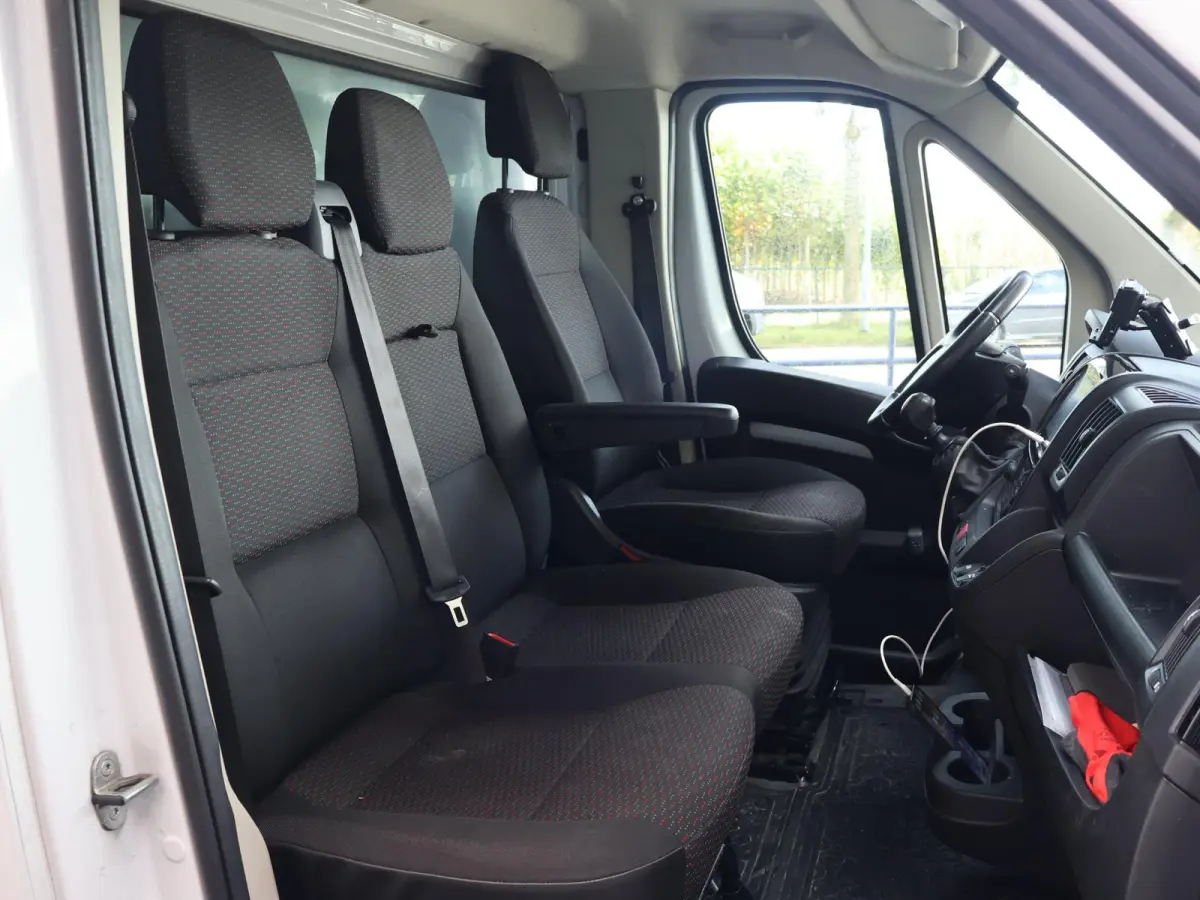 2.2D 140 PK BAKWAGEN MEUBELBAK LAADKLEP 1000 KG DHOLLANDIA + CAMERA | CARPLAY | CRUISE | CLIMATE