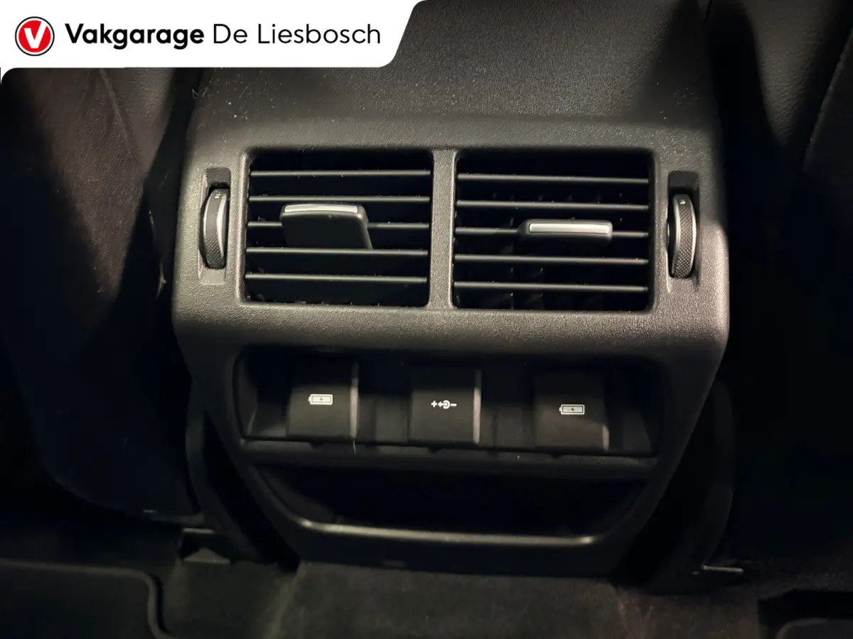 P300e 1.5 R-Dynamic HSE/ leder / Panoramadak / Meridian / 360 camera / head-up