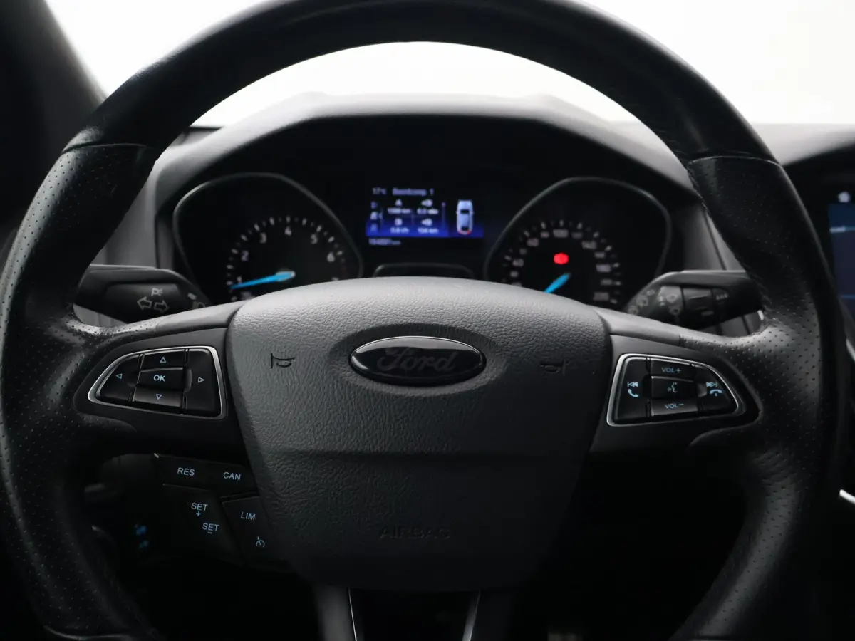 1.0 ST-LINE + 19 INCH RS LMV | SPORTUITLAAT | TREKHAAK | APPLE CARPLAY | NAVIGATIE