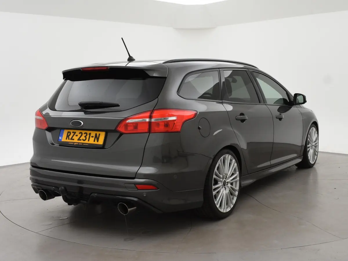 1.0 ST-LINE + 19 INCH RS LMV | SPORTUITLAAT | TREKHAAK | APPLE CARPLAY | NAVIGATIE