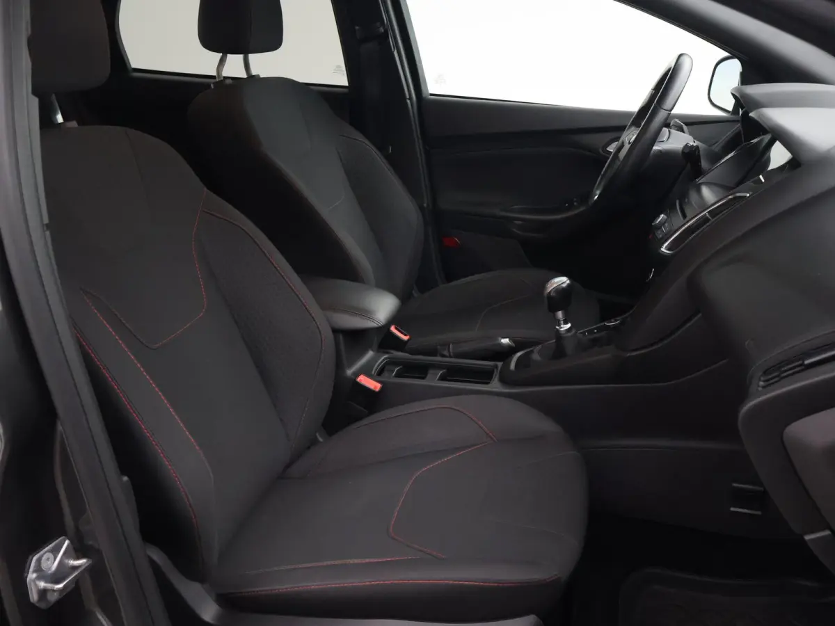 1.0 ST-LINE + 19 INCH RS LMV | SPORTUITLAAT | TREKHAAK | APPLE CARPLAY | NAVIGATIE