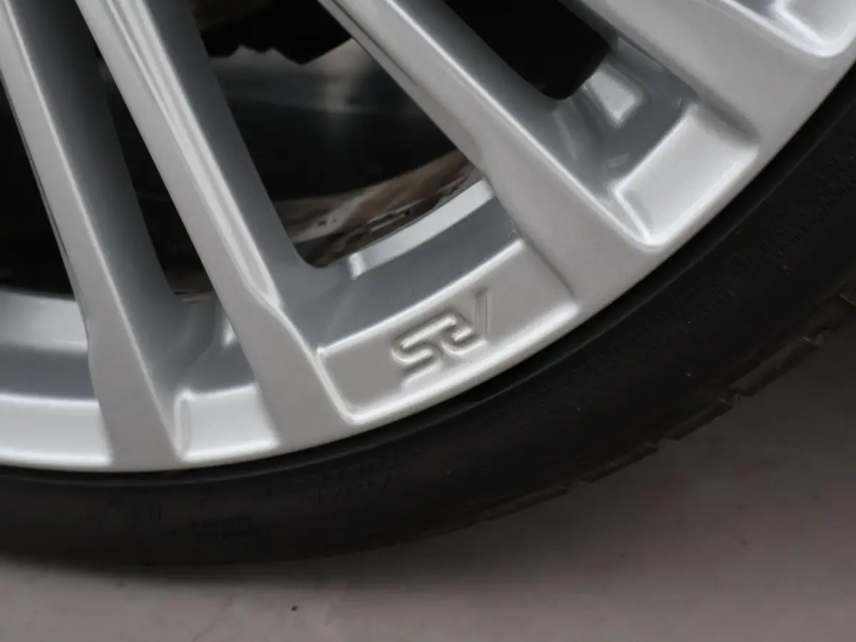 1.0 ST-LINE + 19 INCH RS LMV | SPORTUITLAAT | TREKHAAK | APPLE CARPLAY | NAVIGATIE